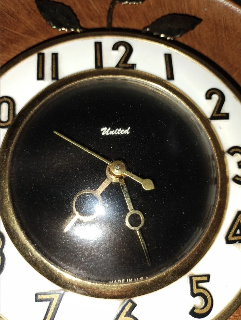 Vintage United Clocks USA New York Gold Leaf Plate Clock Tested 10 1/2